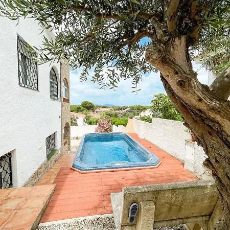 Casa Rebeca *
